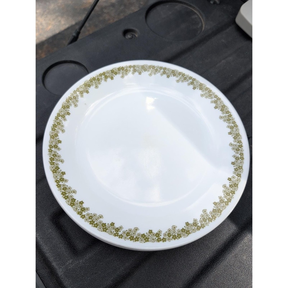 Set of 8 Vintage Corelle Spring Blossom Crazy Daisy 10.25" Dinner Plates